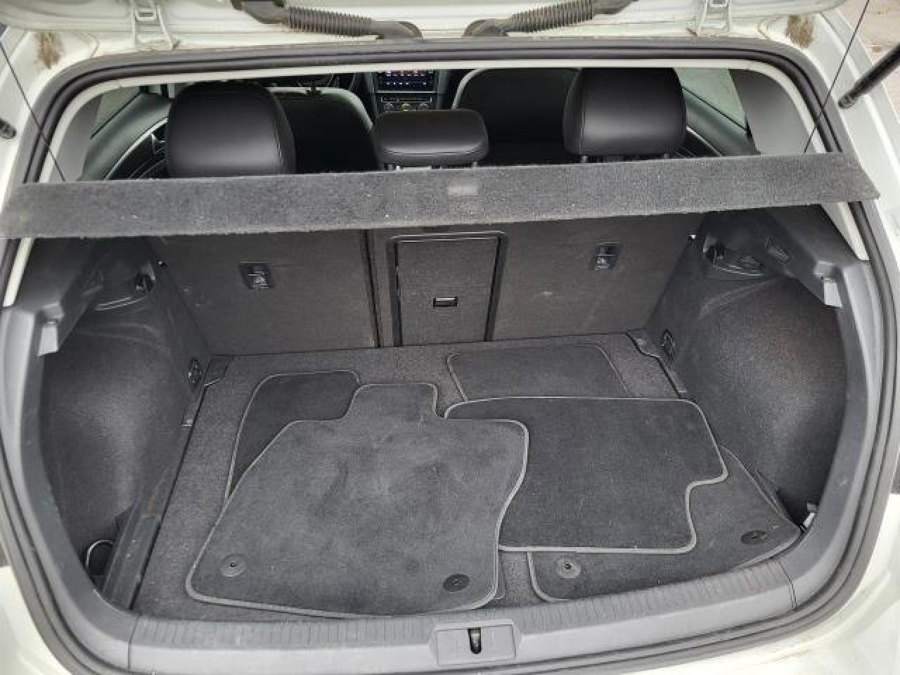 2019 Volkswagen Golf Highline Photo18