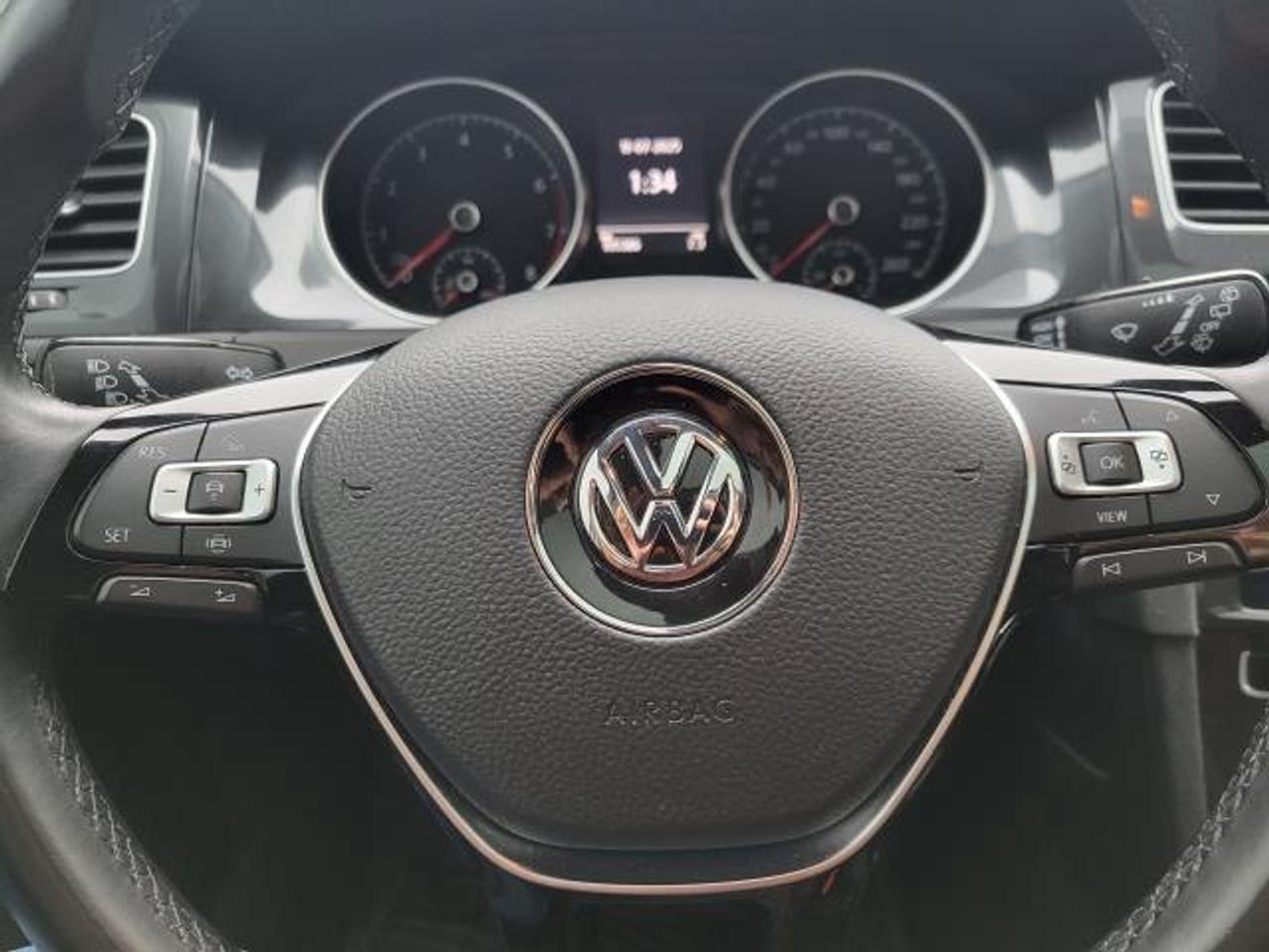 2019 Volkswagen Golf Highline Photo