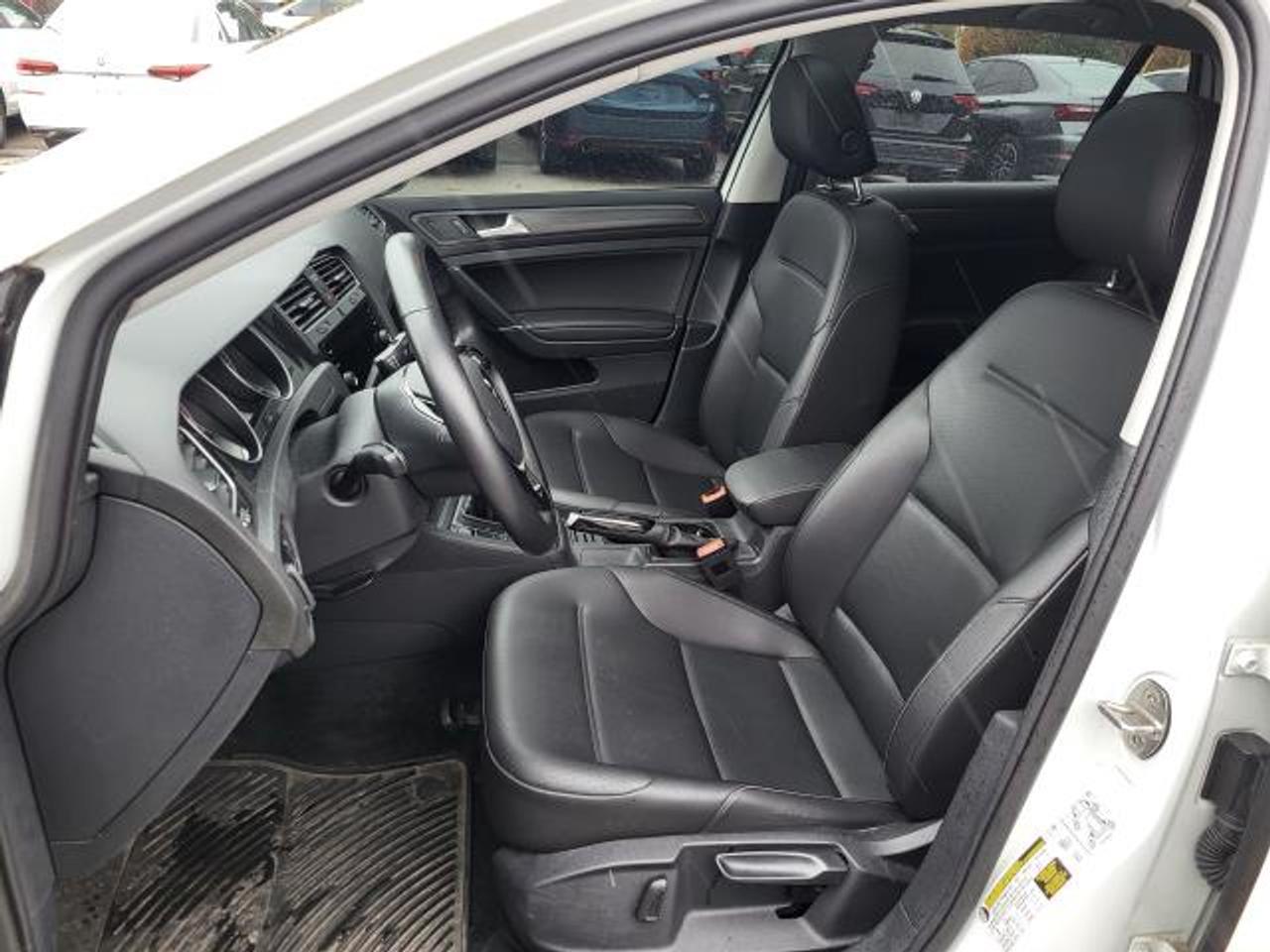 2019 Volkswagen Golf Highline Photo