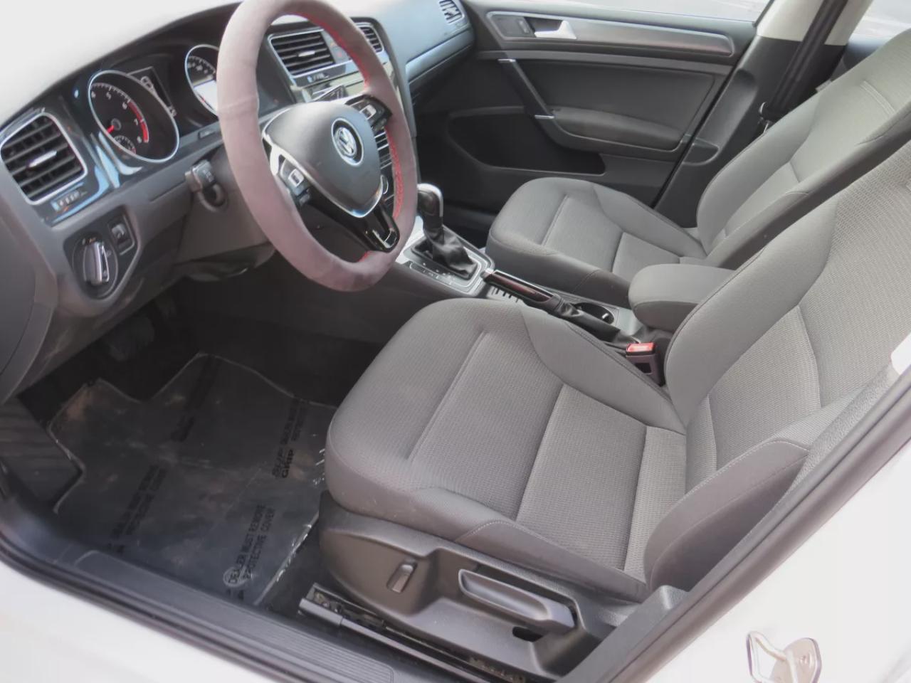 2020 Volkswagen Golf Comfortline (**CLEAN TITLE/NO ACCIDENTS**SAFETY/CERTIFIED**ALLOY RIMS**HEATED SEATS**DIGITAL TOUCHSCREEN**REVERSE CAMERA**STOP AND GO**CRUISE CONTROL**BLUETOOTH**) Photo