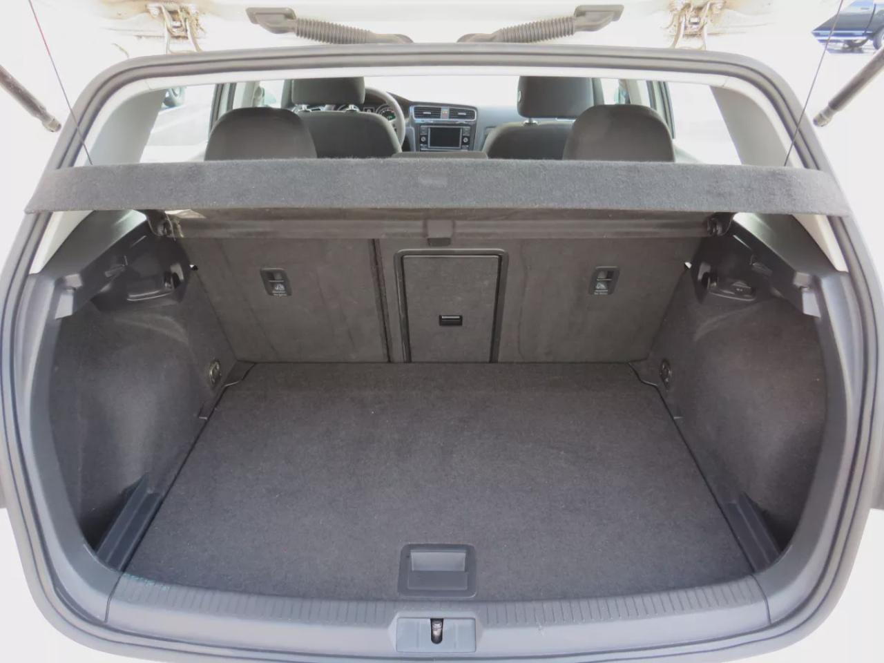 2020 Volkswagen Golf Comfortline (**CLEAN TITLE/NO ACCIDENTS**SAFETY/CERTIFIED**ALLOY RIMS**HEATED SEATS**DIGITAL TOUCHSCREEN**REVERSE CAMERA**STOP AND GO**CRUISE CONTROL**BLUETOOTH**) Photo