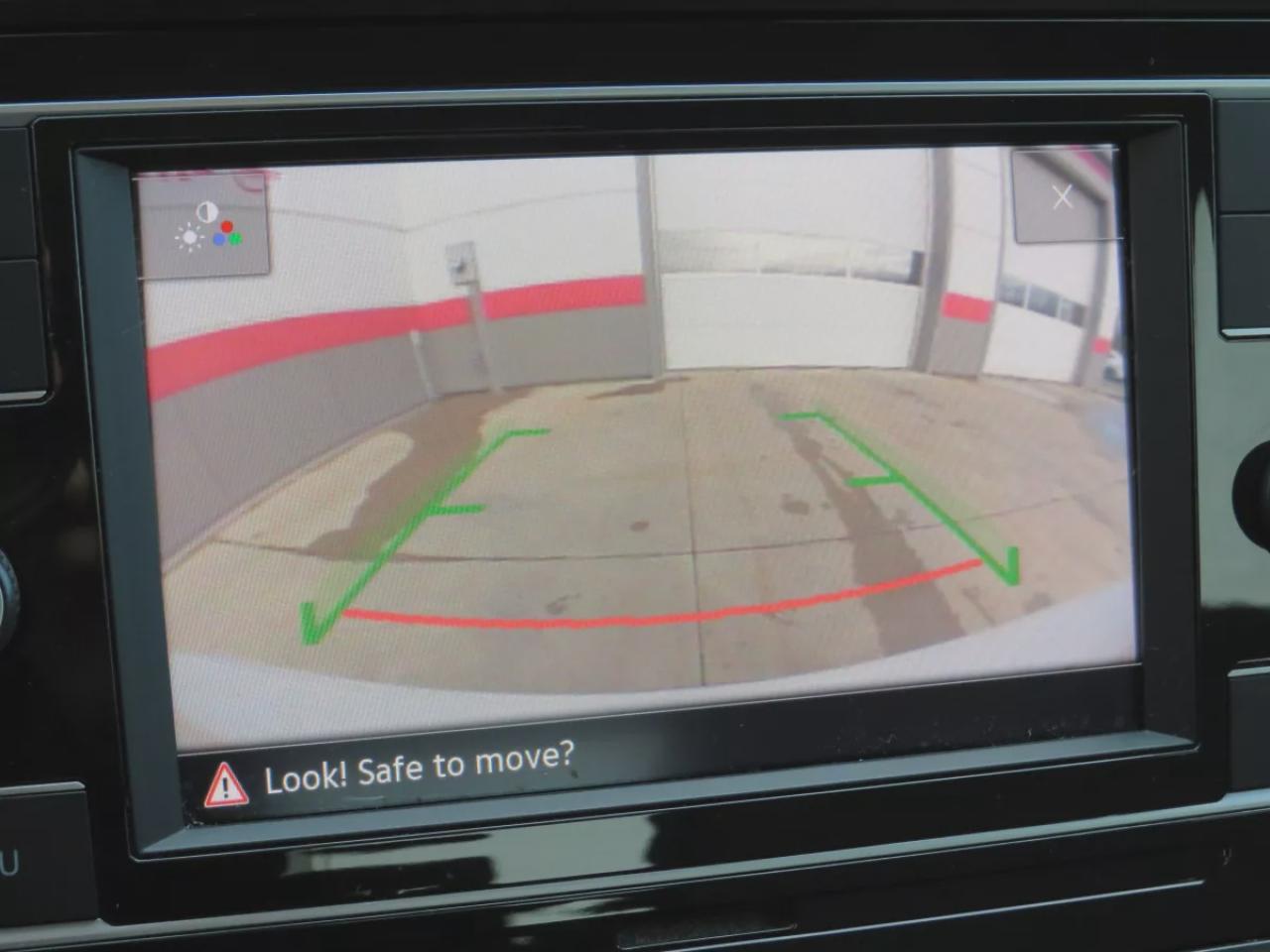 2020 Volkswagen Golf Comfortline (**CLEAN TITLE/NO ACCIDENTS**SAFETY/CERTIFIED**ALLOY RIMS**HEATED SEATS**DIGITAL TOUCHSCREEN**REVERSE CAMERA**STOP AND GO**CRUISE CONTROL**BLUETOOTH**) Photo