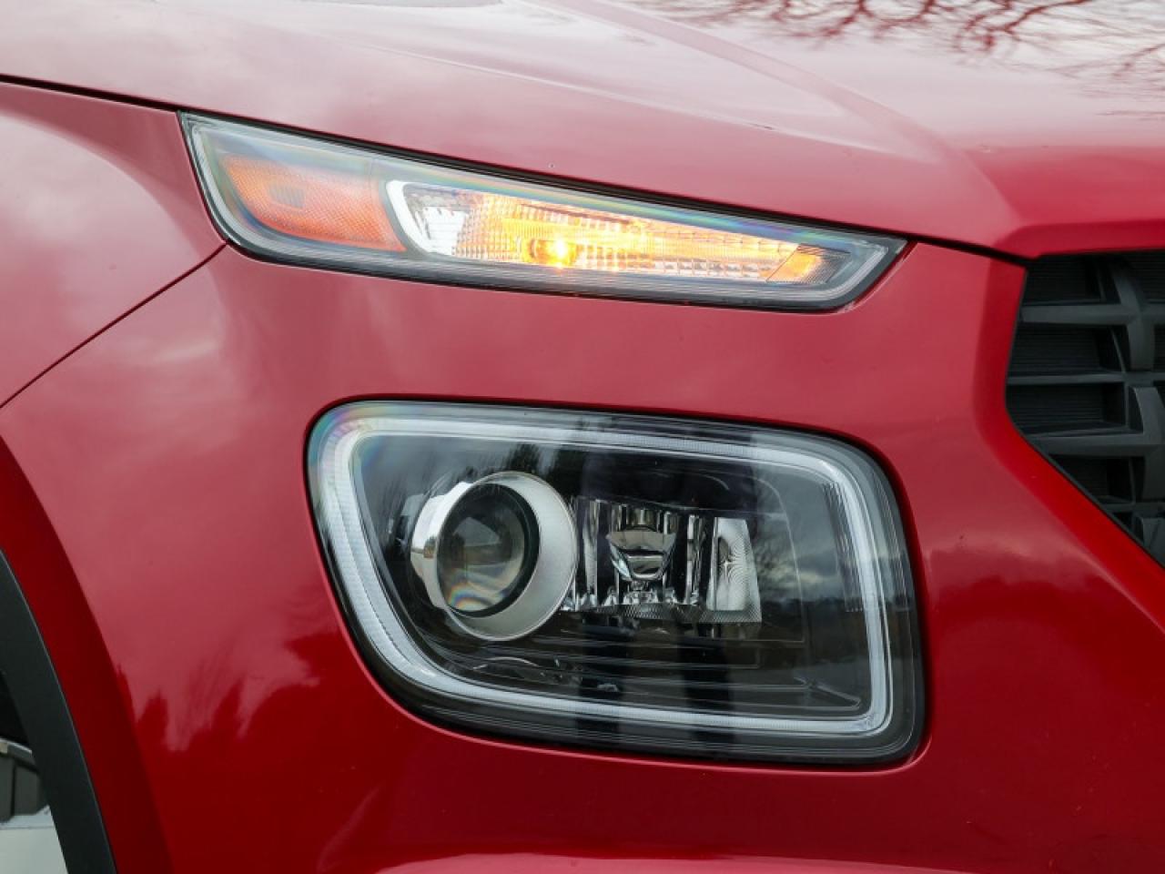 2022 Hyundai Venue Urban  - Sunroof -  Android Auto - $115 B/W Photo