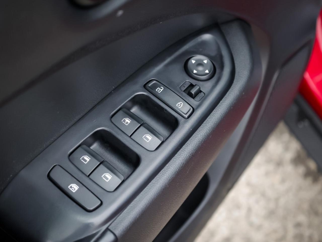 2022 Hyundai Venue Urban  - Sunroof -  Android Auto - $115 B/W Photo