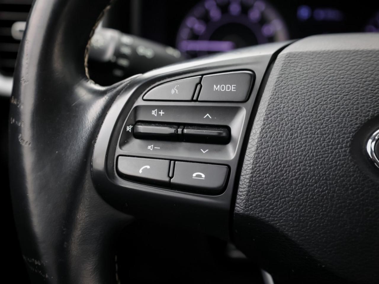 2022 Hyundai Venue Urban  - Sunroof -  Android Auto - $115 B/W Photo