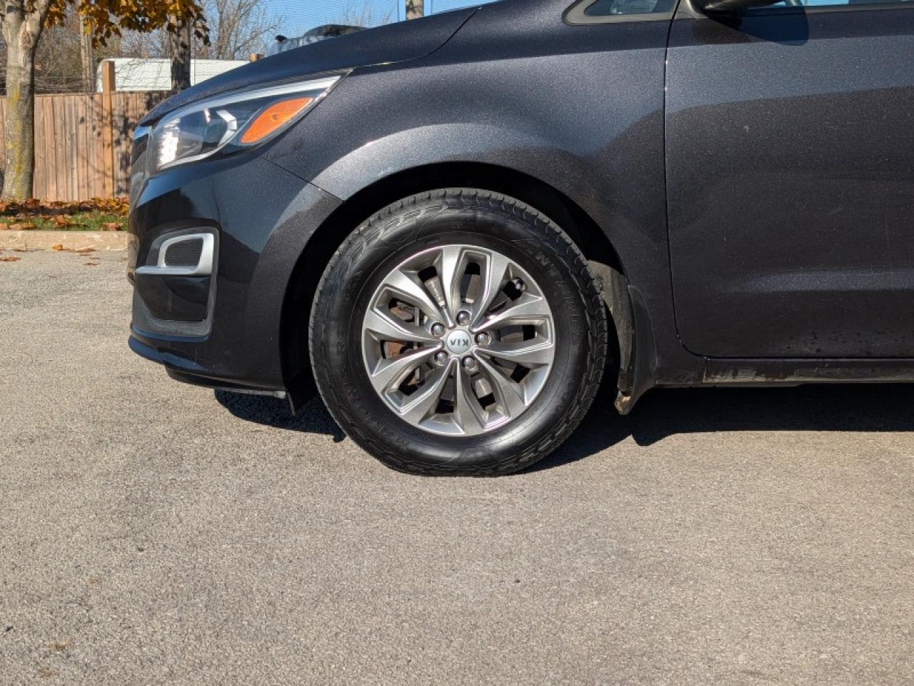 2020 Kia Sedona LX  **8 PASSENGER - PWR SLIDERS** Photo