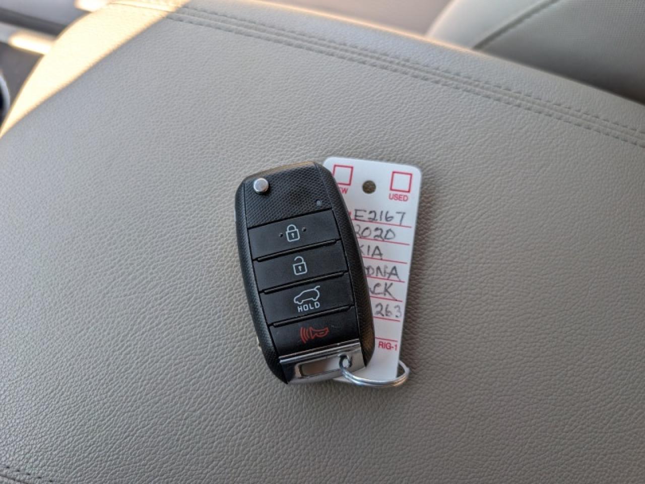 2020 Kia Sedona LX  **8 PASSENGER - PWR SLIDERS** Photo