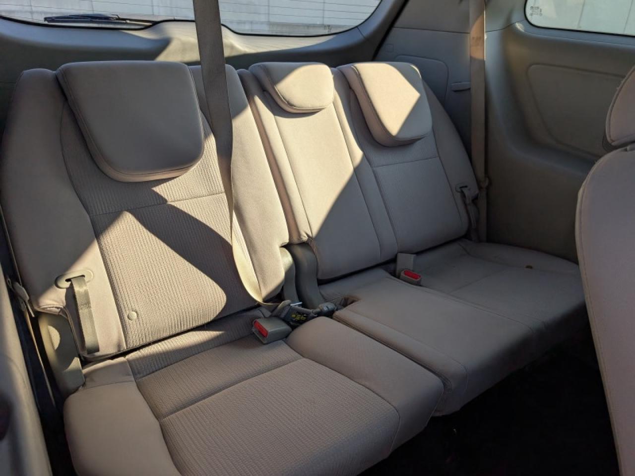 2020 Kia Sedona LX  **8 PASSENGER - PWR SLIDERS** Photo