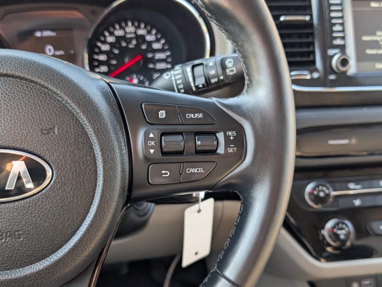 2020 Kia Sedona LX  **8 PASSENGER - PWR SLIDERS** Photo