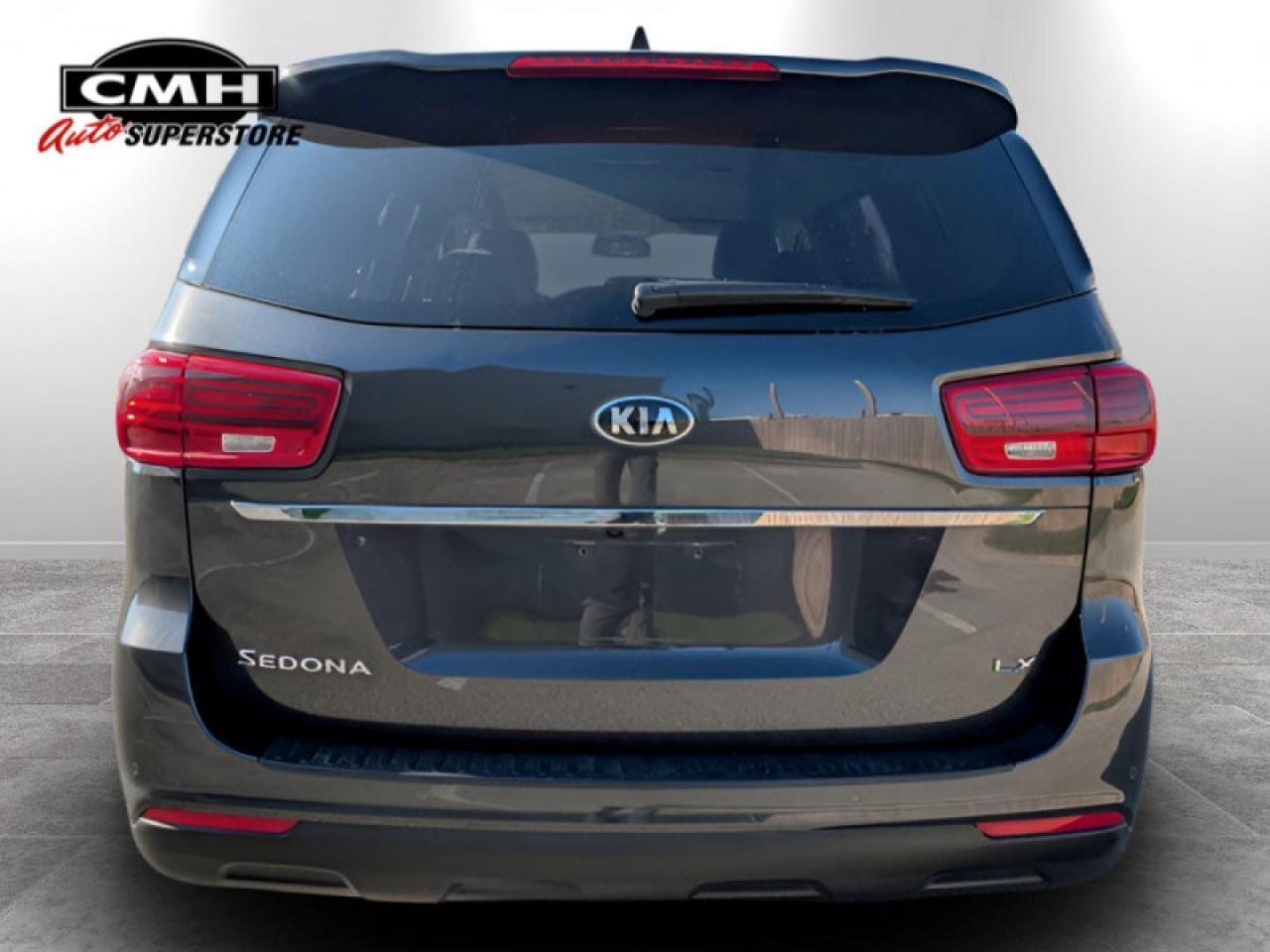 2020 Kia Sedona LX  **8 PASSENGER** Photo3
