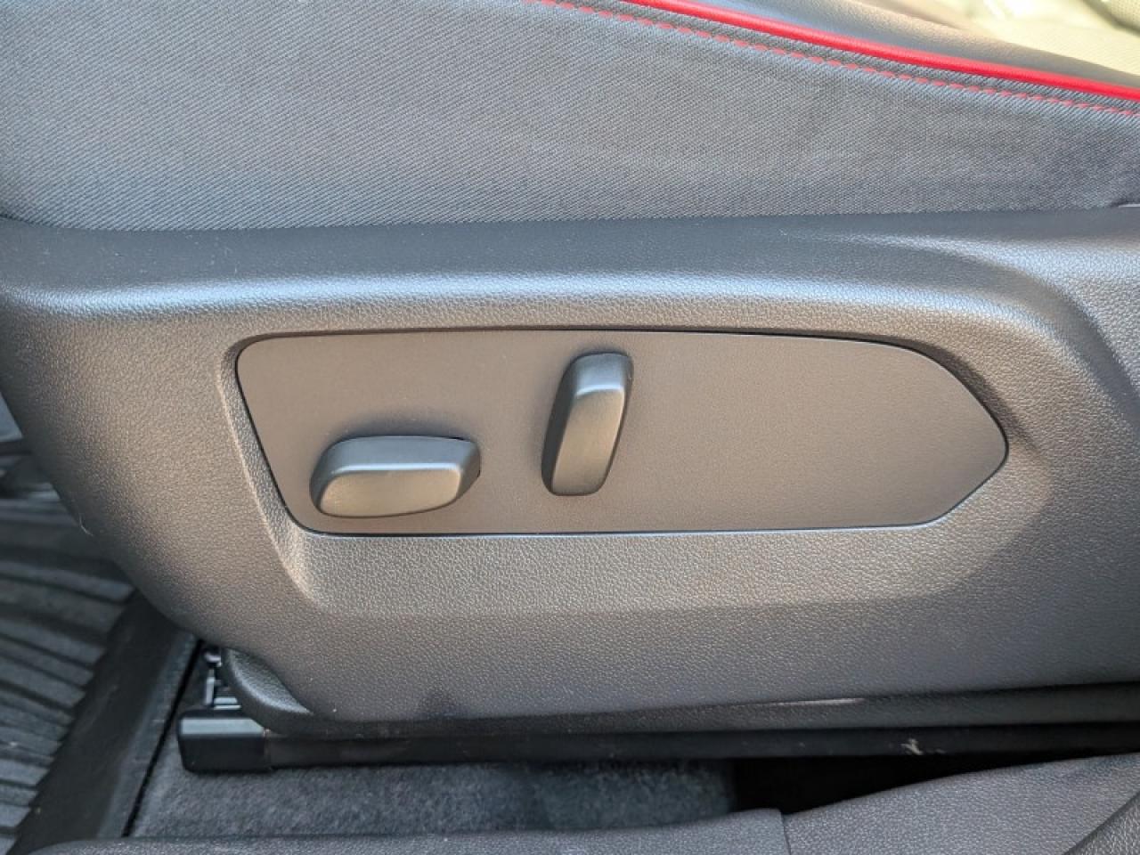 2022 Buick Envision Essence w/Sport Touring Pkg  **ROOF** Photo