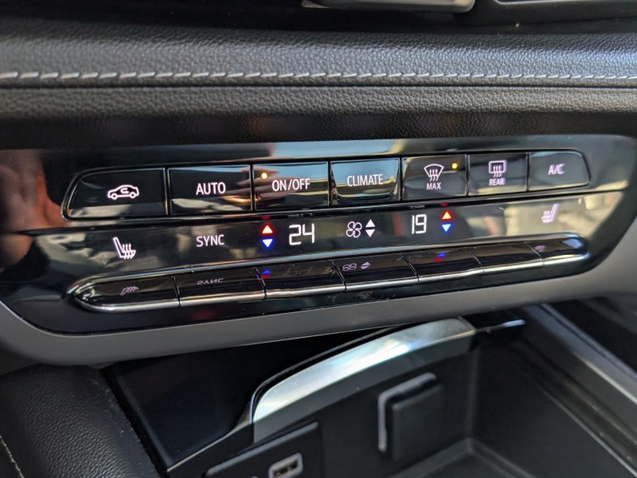 2022 Buick Envision Essence w/Sport Touring Pkg  **ROOF** Photo