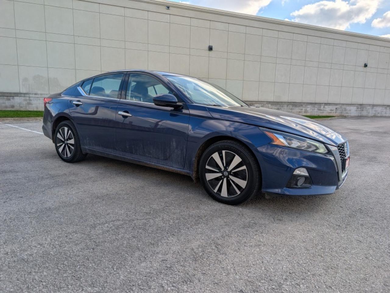 2020 Nissan Altima 2.5 SV  **AWD - 15 SERVICE RECORDS** Photo