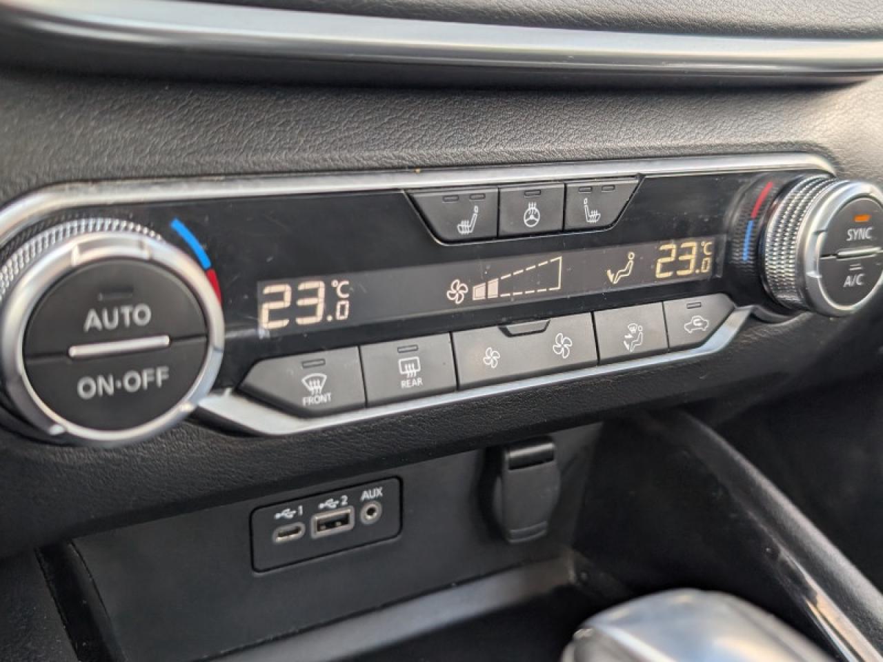 2020 Nissan Altima 2.5 SV  **AWD - 15 SERVICE RECORDS** Photo