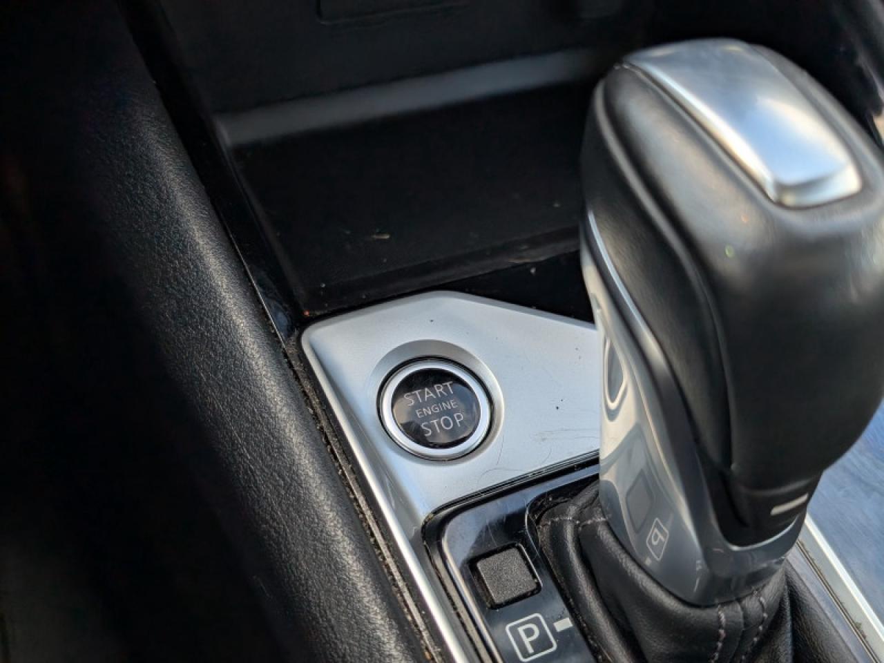 2020 Nissan Altima 2.5 SV  **AWD - 15 SERVICE RECORDS** Photo