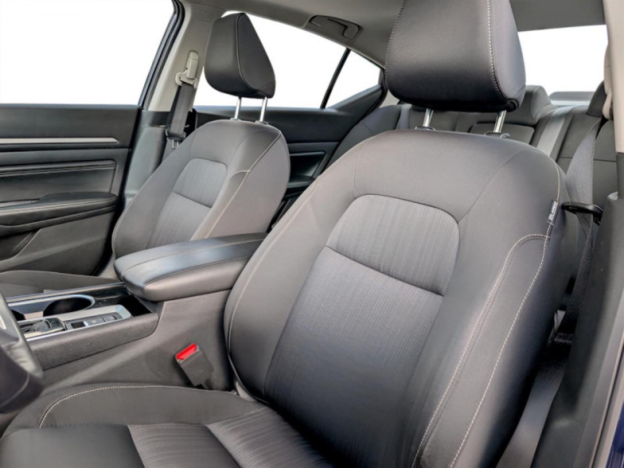 2020 Nissan Altima 2.5 SV  **AWD - 15 SERVICE RECORDS** Photo