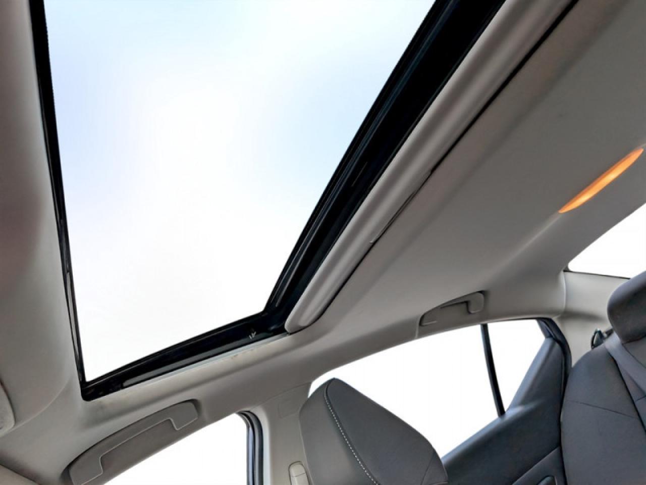 2020 Nissan Altima 2.5 SV  **AWD - 15 SERVICE RECORDS** Photo