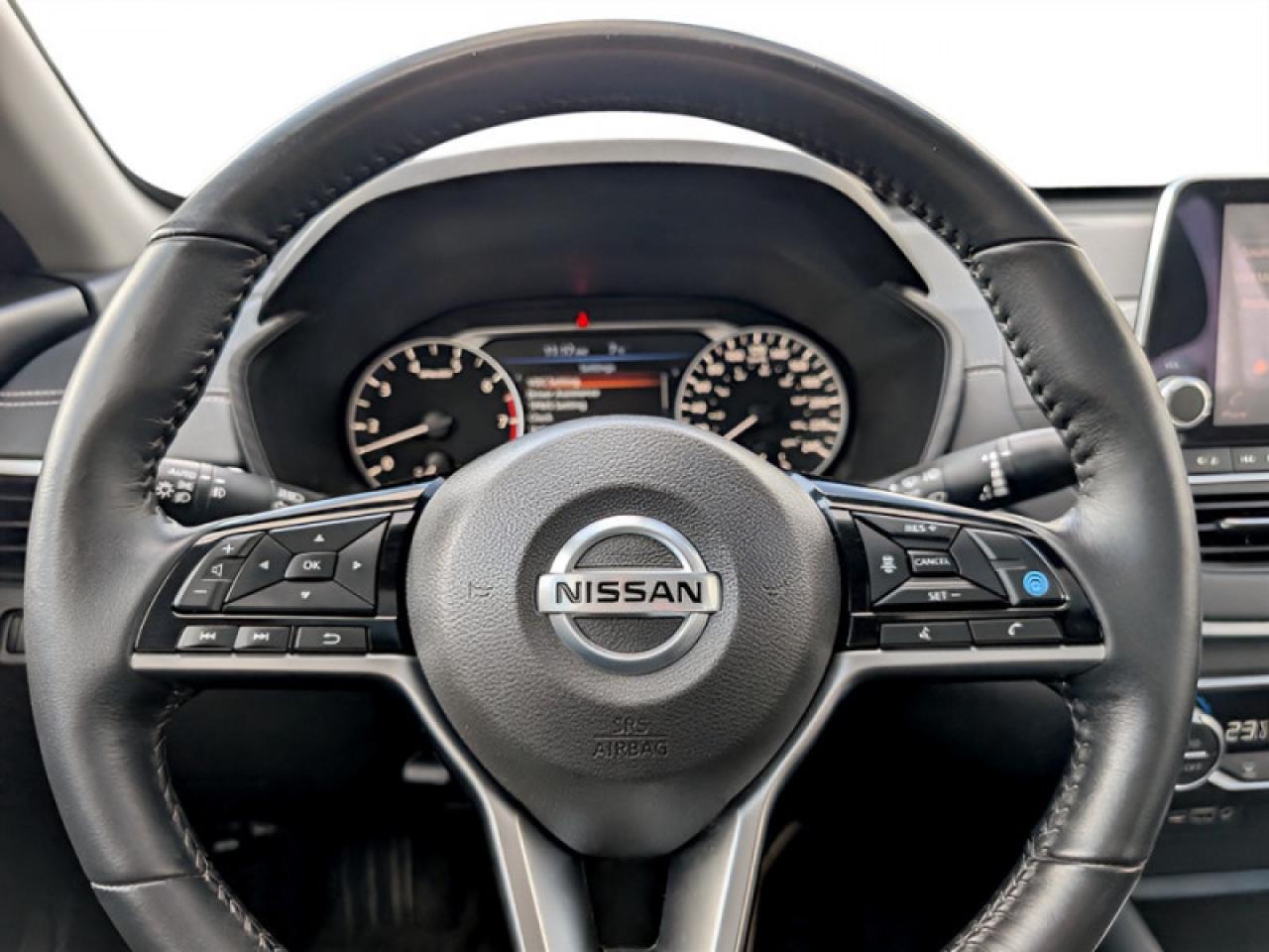 2020 Nissan Altima 2.5 SV  **AWD - 15 SERVICE RECORDS** Photo