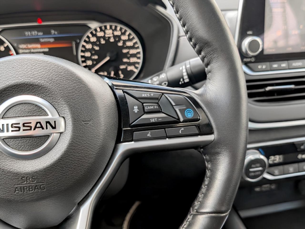 2020 Nissan Altima 2.5 SV  **AWD - 15 SERVICE RECORDS** Photo