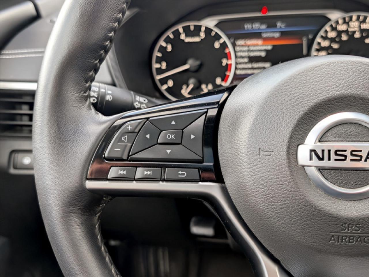 2020 Nissan Altima 2.5 SV  **AWD - 15 SERVICE RECORDS** Photo