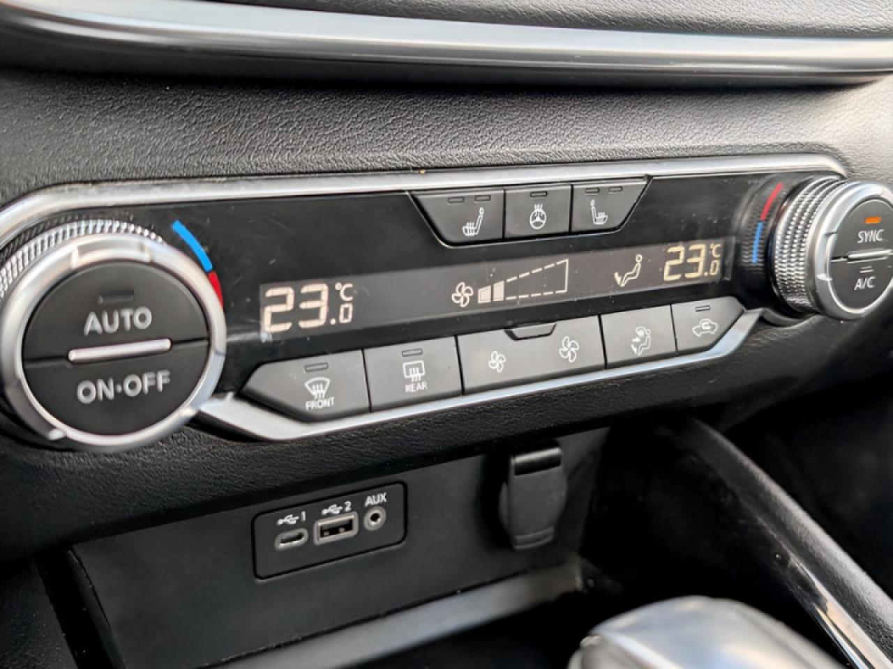 2020 Nissan Altima 2.5 SV  **AWD - 15 SERVICE RECORDS** Photo