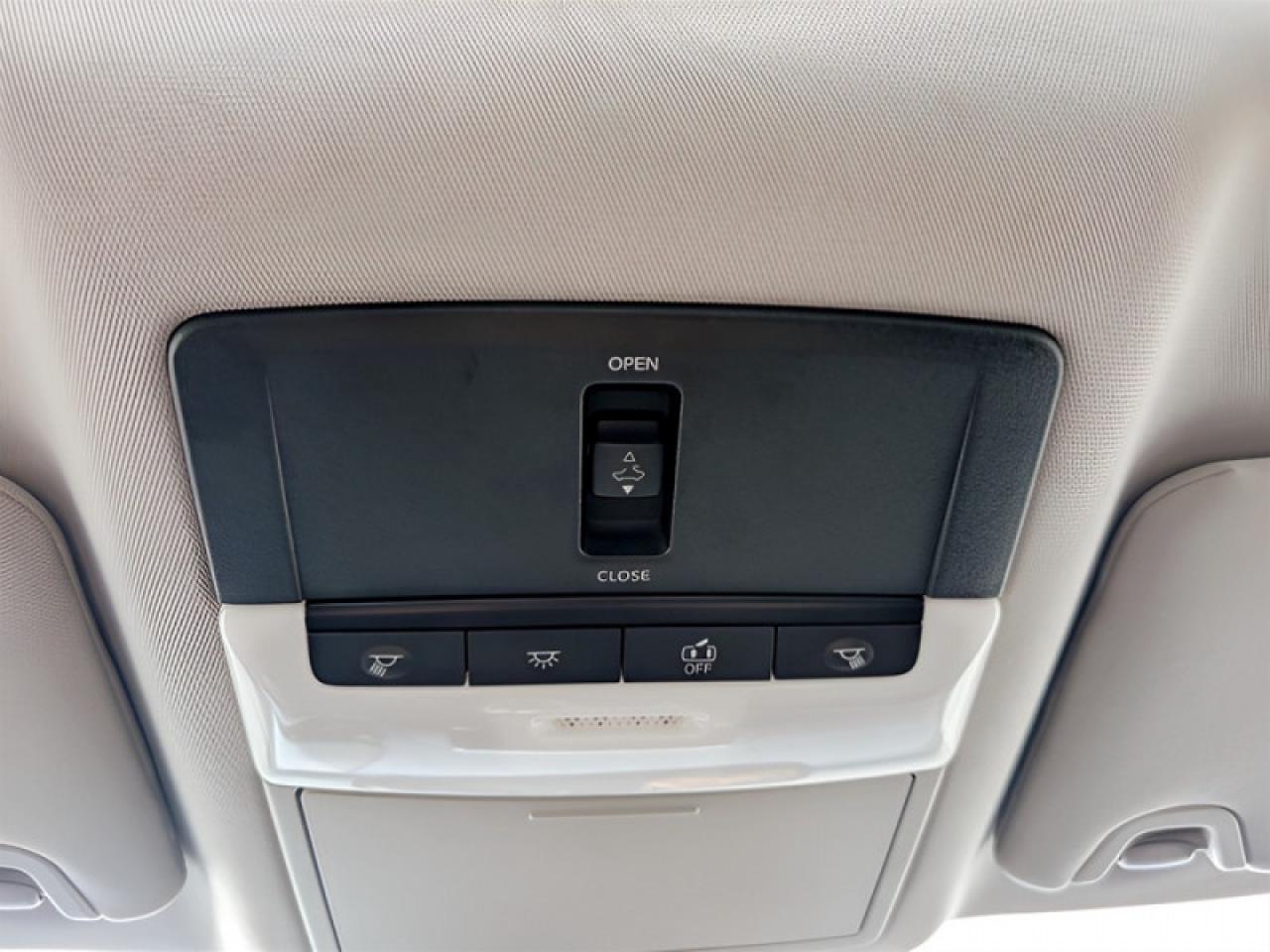 2020 Nissan Altima 2.5 SV  **AWD - 15 SERVICE RECORDS** Photo