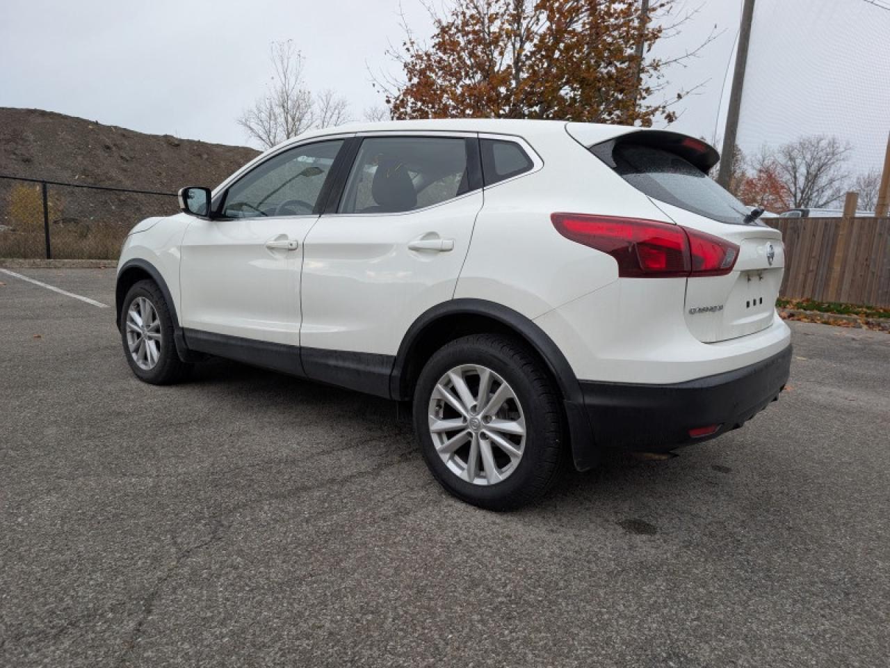 2018 Nissan Qashqai S  **LOW KMS - 20 SERVICE RECORDS** Photo2