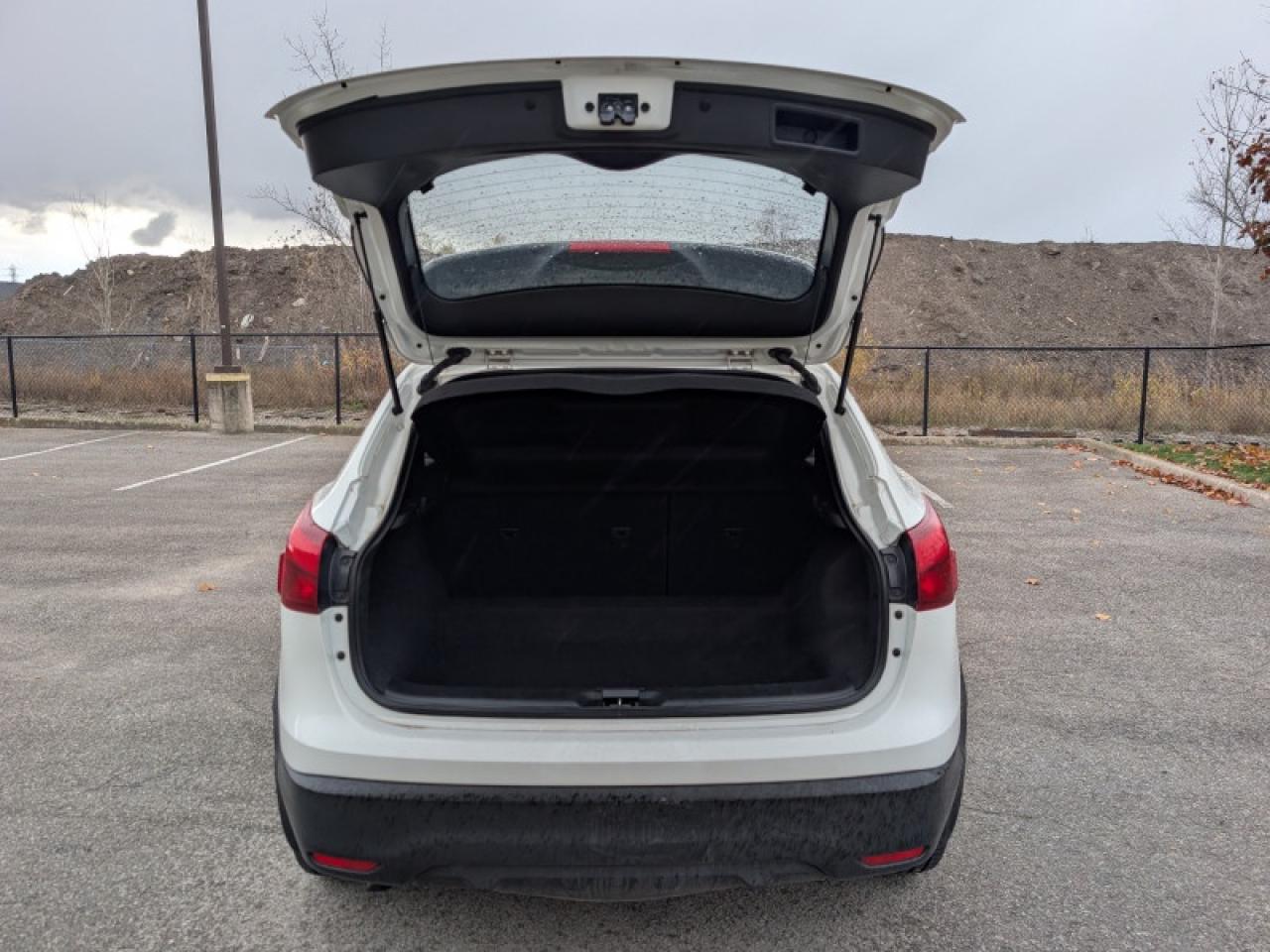 2018 Nissan Qashqai S  **LOW KMS - 20 SERVICE RECORDS** Photo