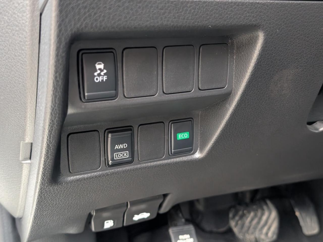 2018 Nissan Qashqai S  **LOW KMS - 20 SERVICE RECORDS** Photo