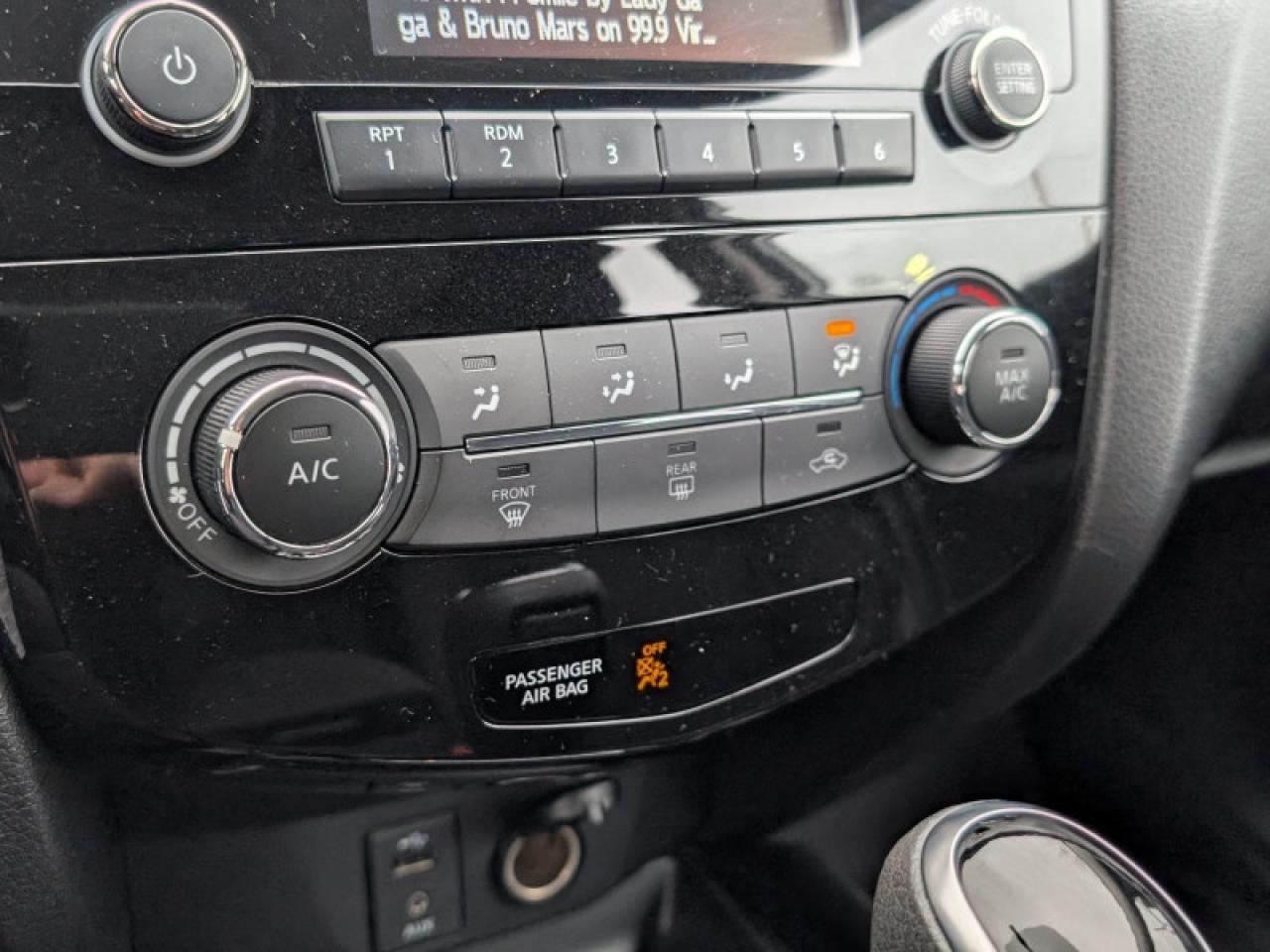 2018 Nissan Qashqai S  **LOW KMS - 20 SERVICE RECORDS** Photo