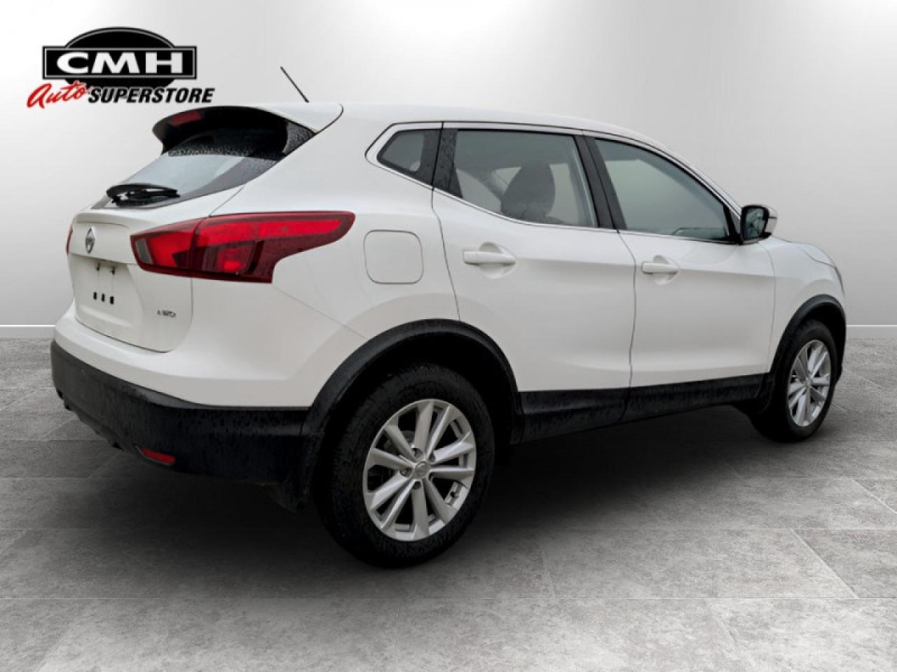 2018 Nissan Qashqai S  **LOW KMS - 20 SERVICE RECORDS** Photo