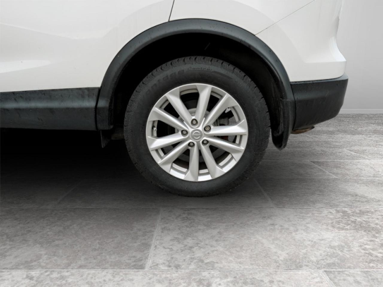 2018 Nissan Qashqai S  **LOW KMS - 20 SERVICE RECORDS** Photo