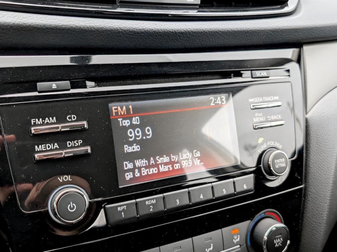 2018 Nissan Qashqai S  **LOW KMS - 20 SERVICE RECORDS** Photo