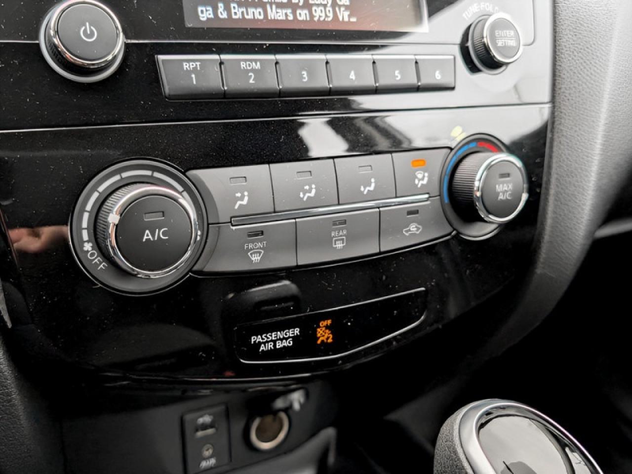 2018 Nissan Qashqai S  **LOW KMS - 20 SERVICE RECORDS** Photo