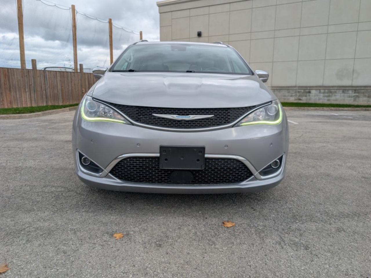 2020 Chrysler Pacifica Hybrid Limited  **32 SERVICE RECORDS** Photo