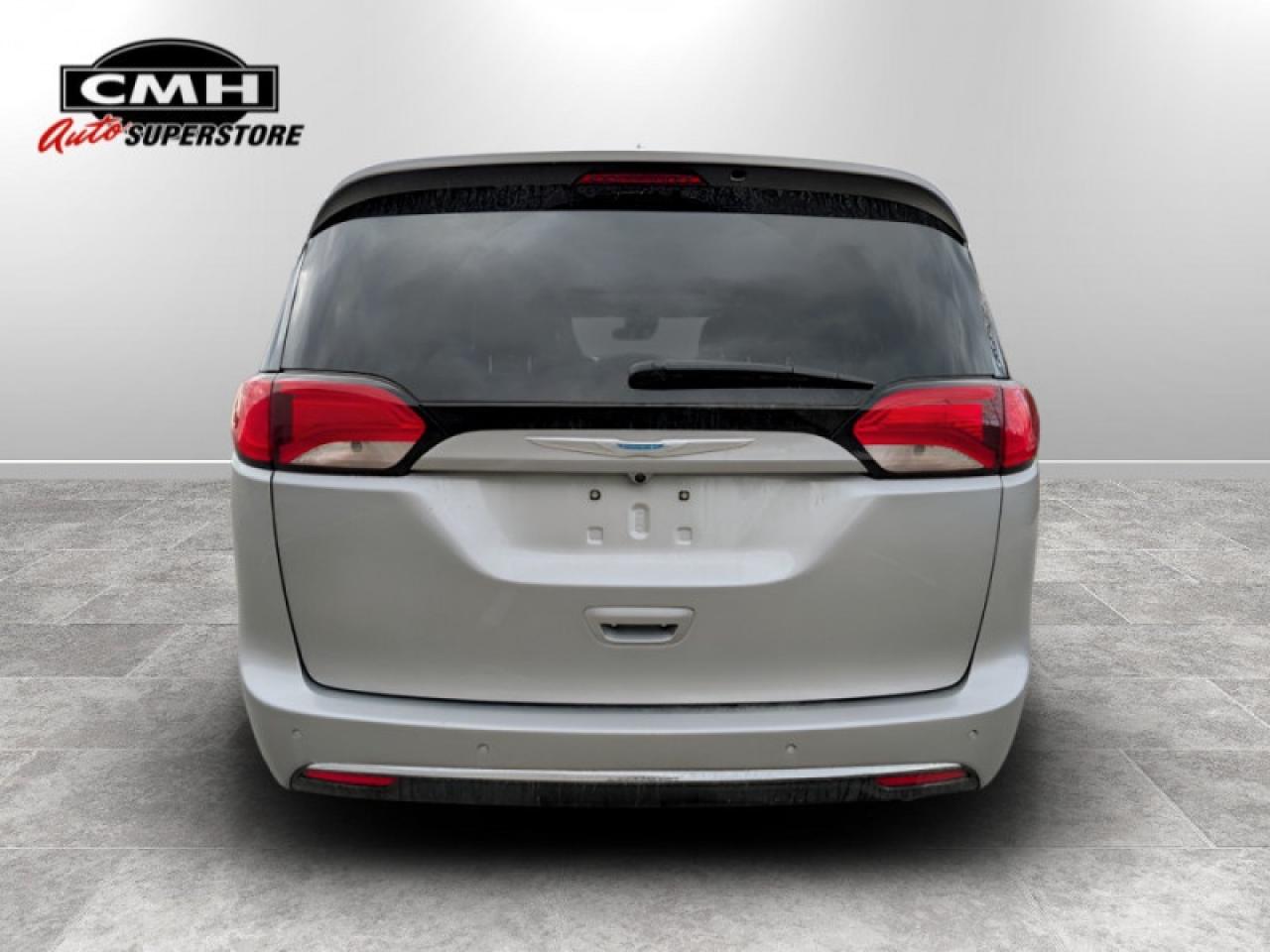 2020 Chrysler Pacifica Hybrid Limited  **32 SERVICE RECORDS** Photo4