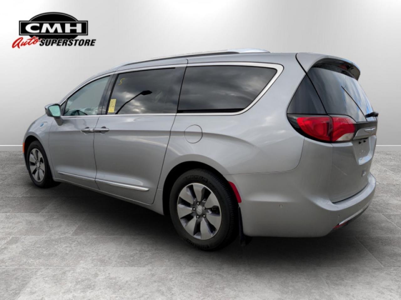 2020 Chrysler Pacifica Hybrid Limited  **32 SERVICE RECORDS** Photo3