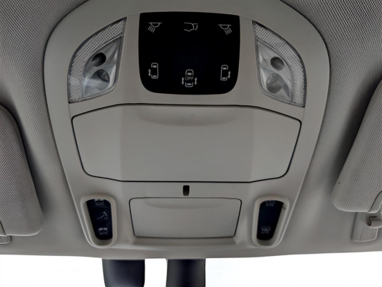 2020 Chrysler Pacifica Hybrid Limited  **32 SERVICE RECORDS** Photo