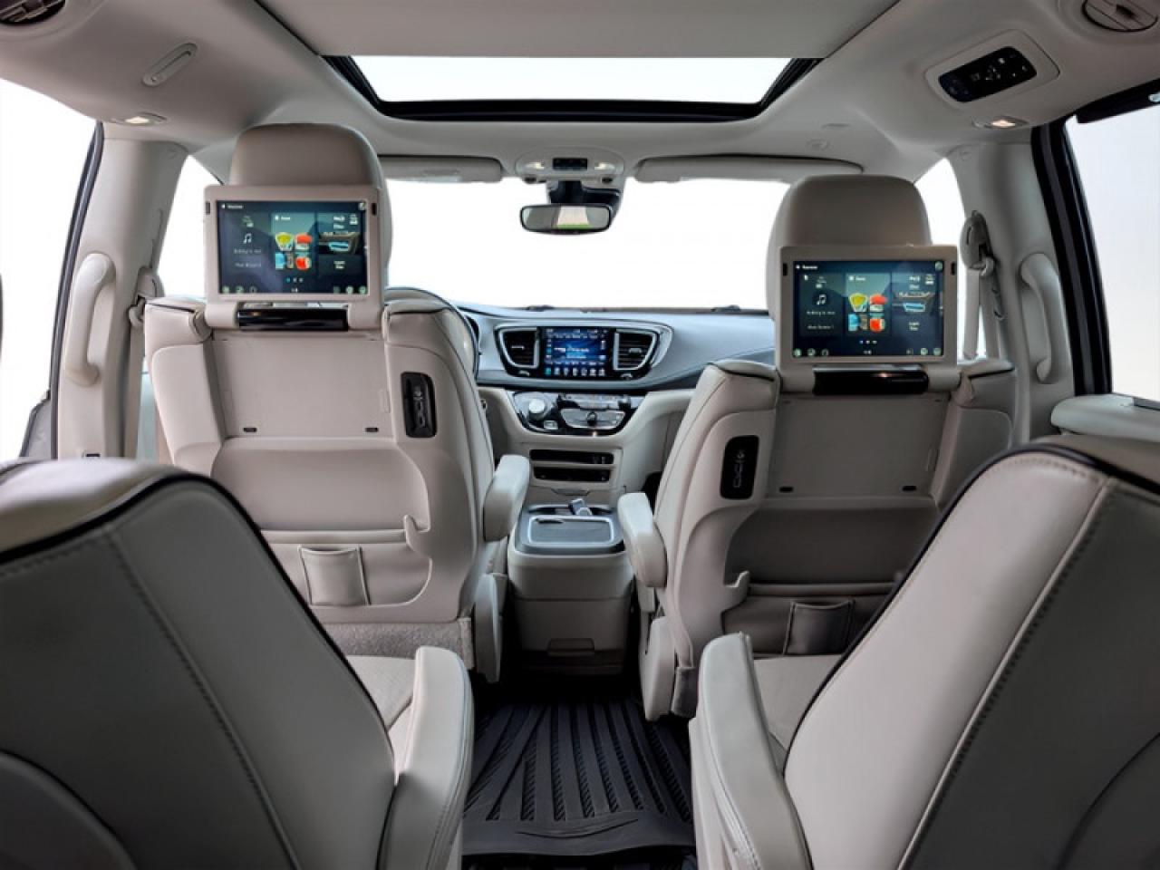 2020 Chrysler Pacifica Hybrid Limited  **32 SERVICE RECORDS** Photo