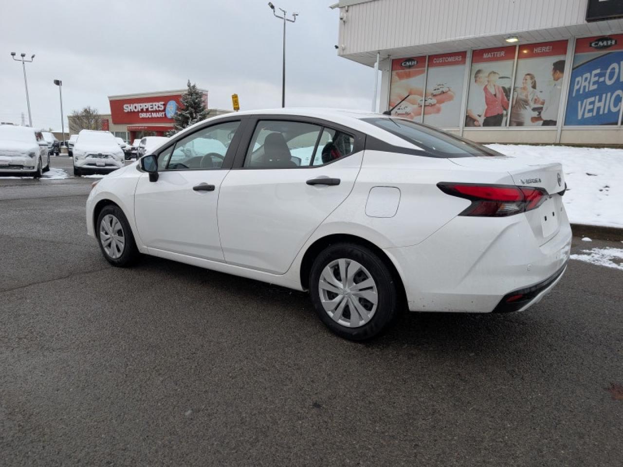 2024 Nissan Versa 1.6 S Photo