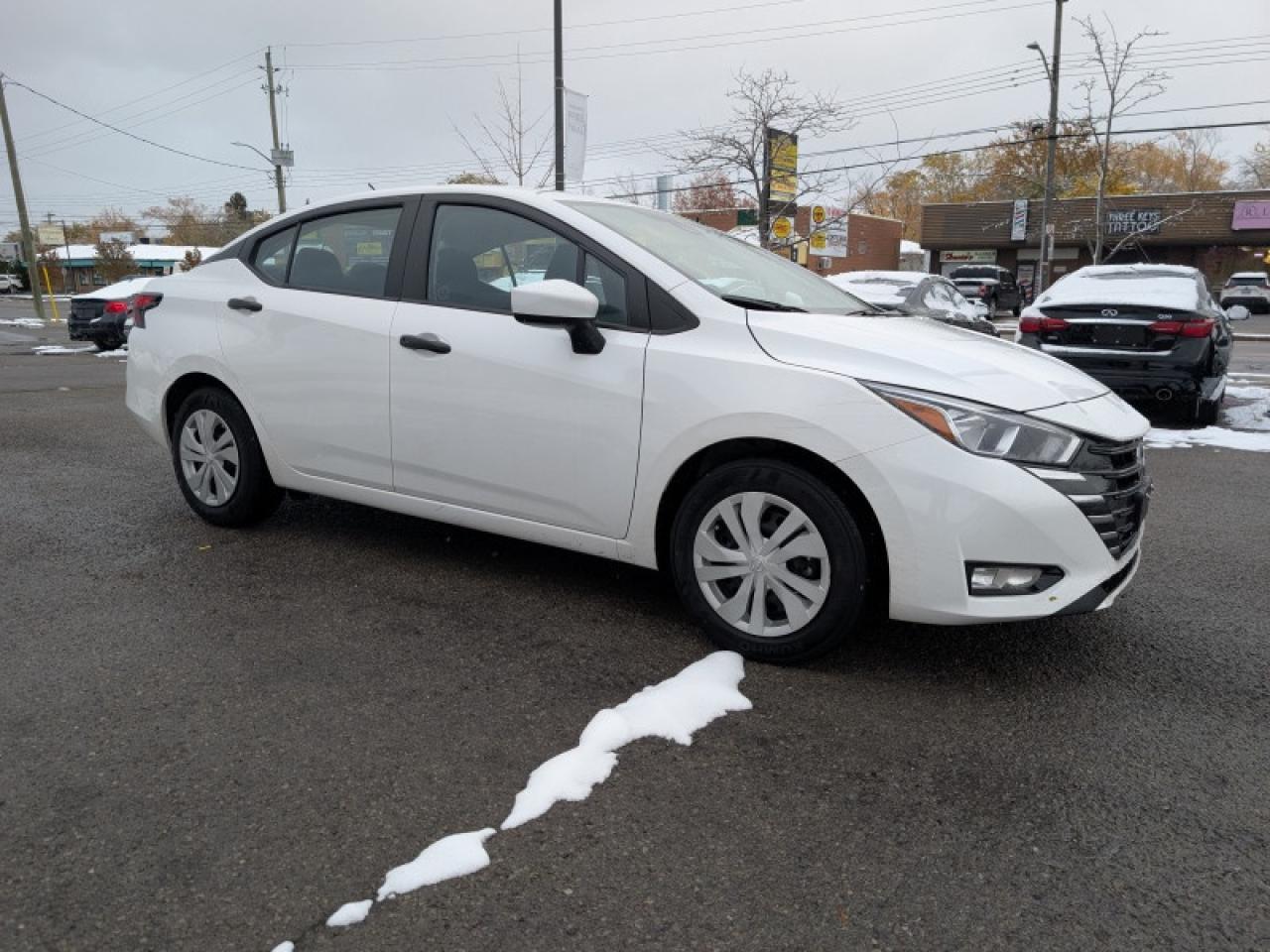 2024 Nissan Versa 1.6 S Photo