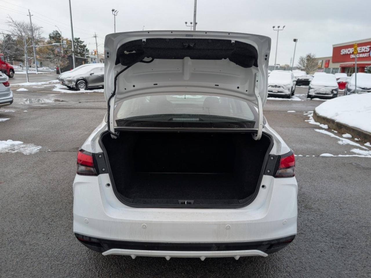 2024 Nissan Versa 1.6 S Photo