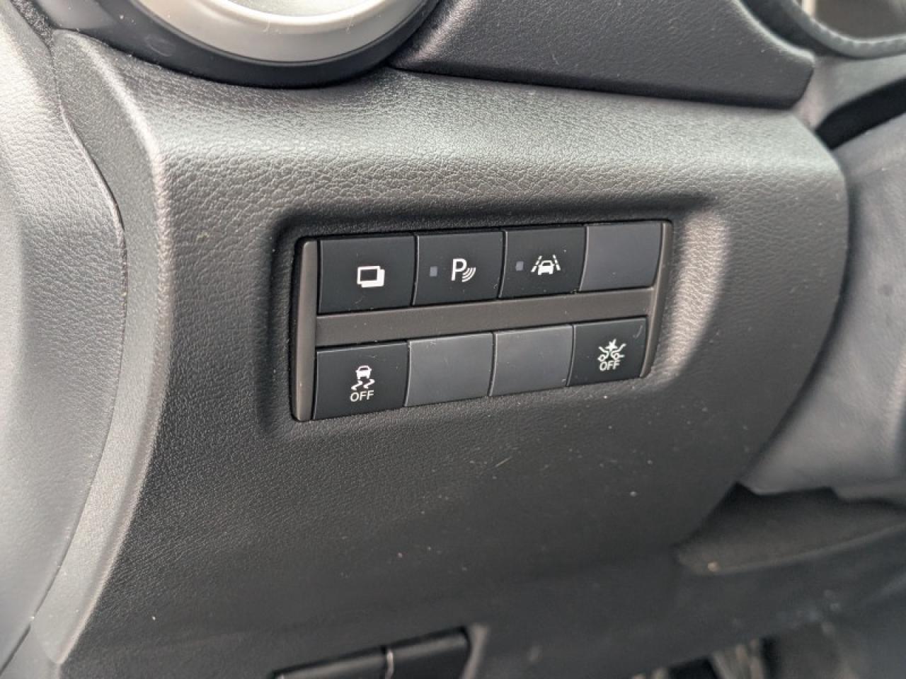 2024 Nissan Versa 1.6 S Photo