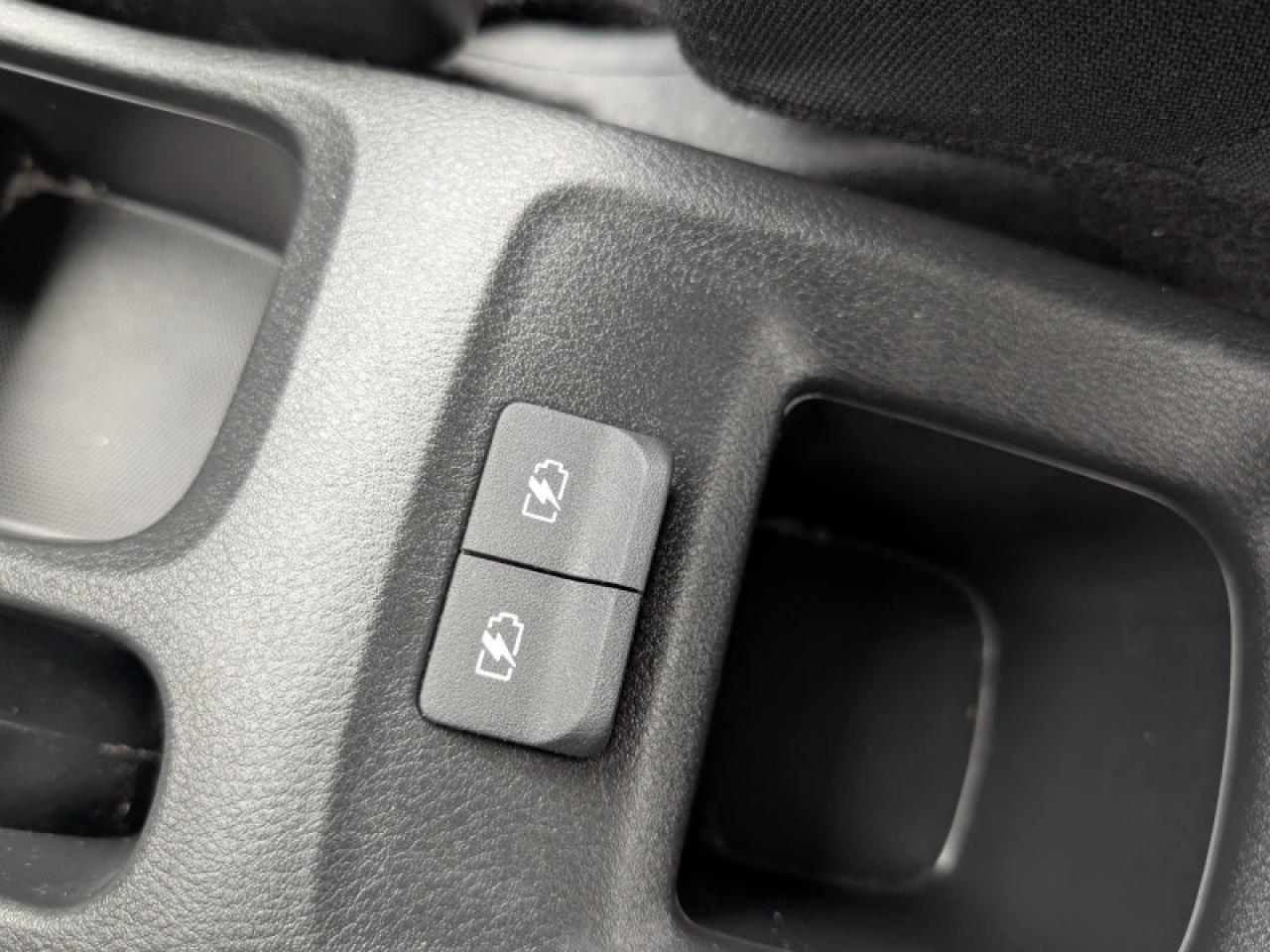 2024 Nissan Versa 1.6 S Photo