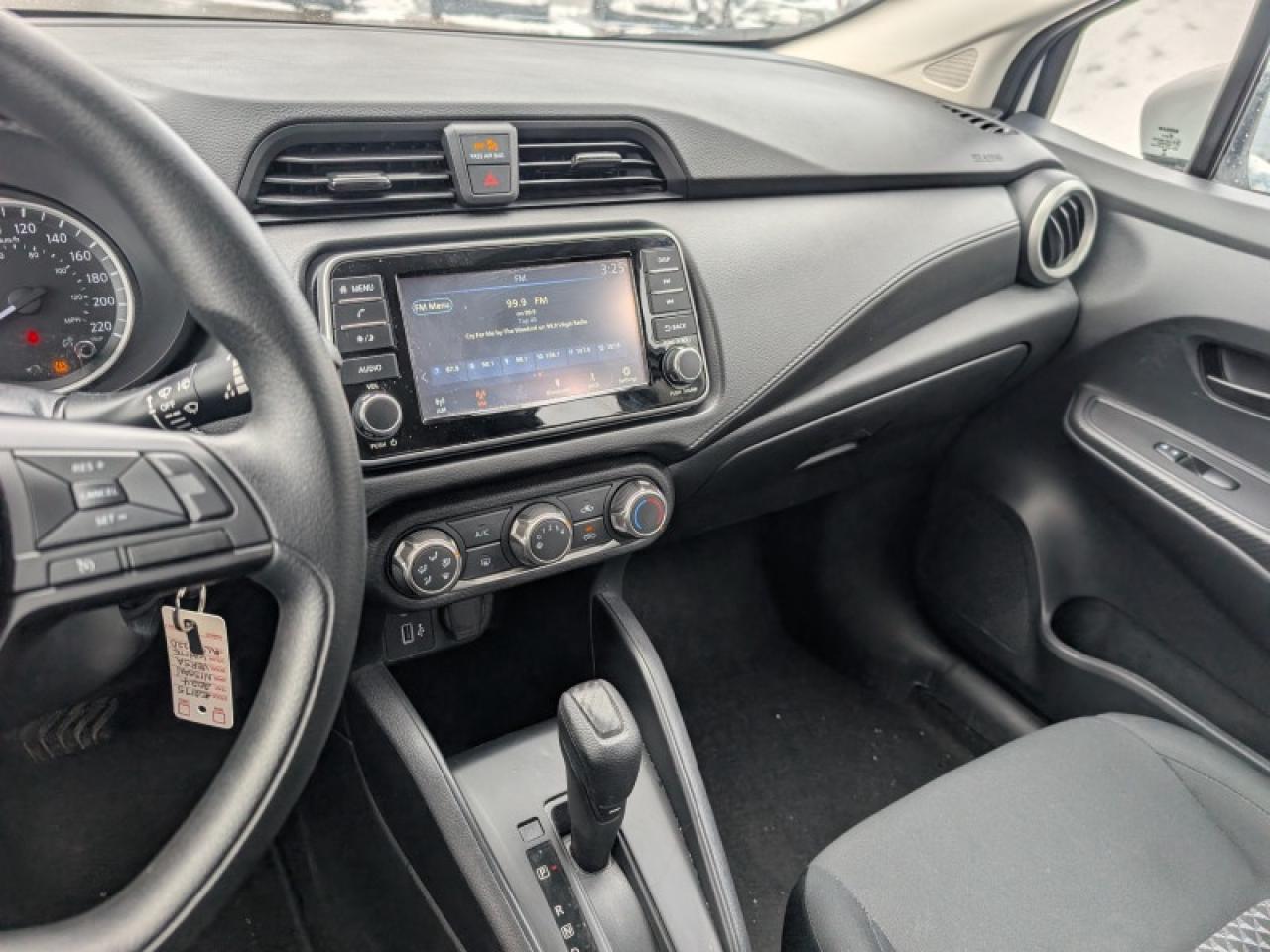 2024 Nissan Versa 1.6 S Photo