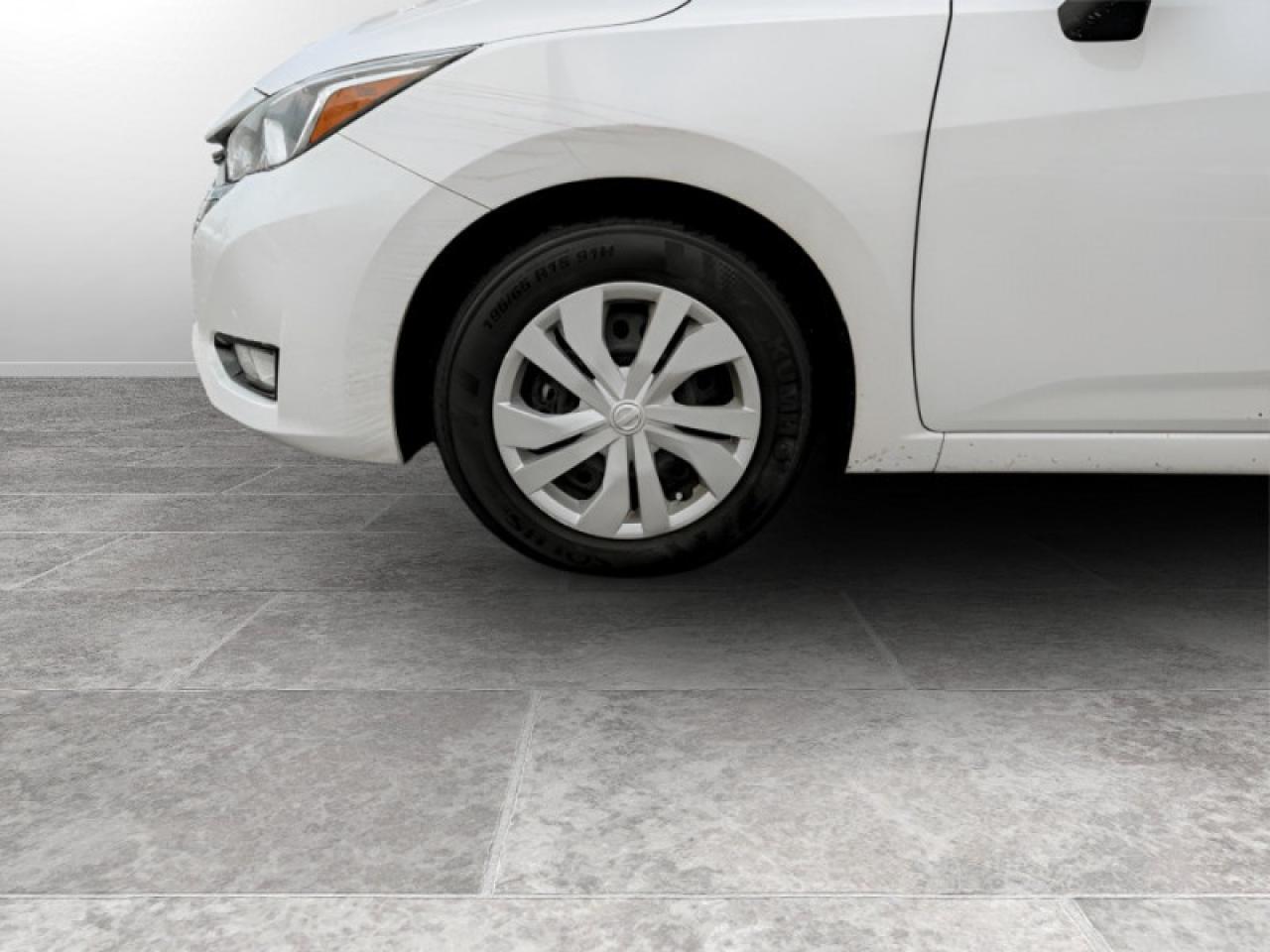 2024 Nissan Versa 1.6 S  **CLEAN CARFAX - ONE OWNER** Photo