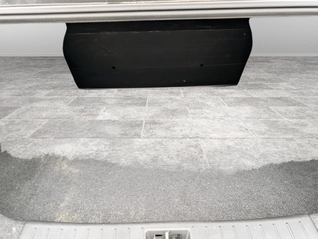 2024 Nissan Versa 1.6 S  **CLEAN CARFAX - ONE OWNER** Photo