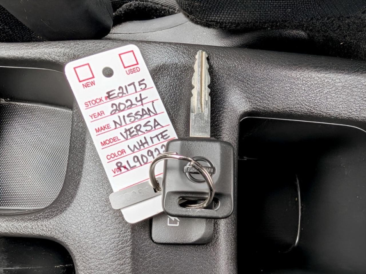 2024 Nissan Versa 1.6 S  **CLEAN CARFAX - ONE OWNER** Photo