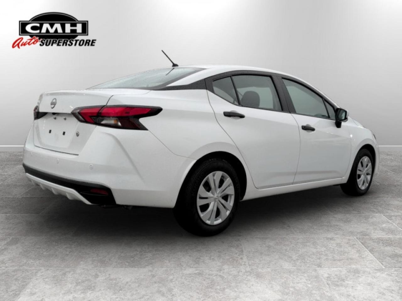 2024 Nissan Versa 1.6 S  **CLEAN CARFAX - ONE OWNER** Photo4