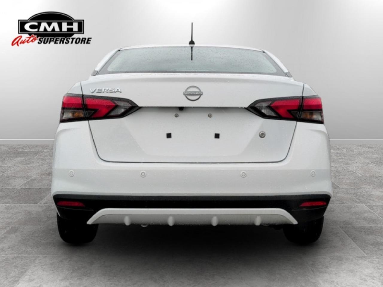 2024 Nissan Versa 1.6 S  **CLEAN CARFAX - ONE OWNER** Photo3